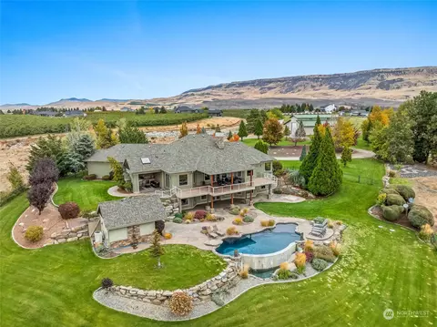 1114 S S Wls, East Wenatchee, WA 98802