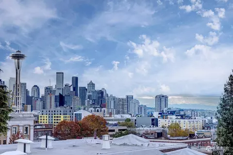 912 3rd Ave W #302, Seattle, WA 98119