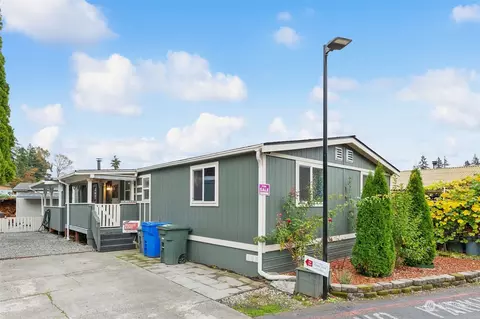 15232 SE 272nd St SE #18, Kent, WA 98042