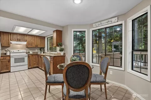 Dining - 14511 104th Ave NE, Bothell, WA 98011 photo 3 of 4