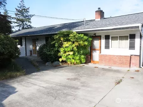 551 NE Harvest Dr, Oak Harbor, WA 98277