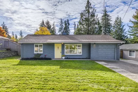 131 N 184th St, Shoreline, WA 98133