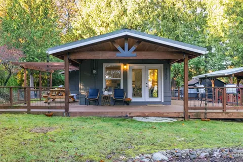 1352 Puget Dr E, Port Orchard, WA 98366