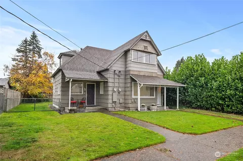 714 712 7th St SW, Puyallup, WA 98371