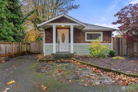 331 S 106th St, Seattle, WA 98168