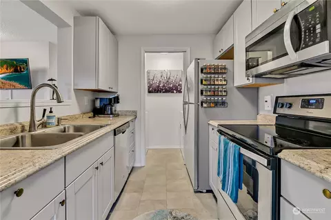 Kitchen - 12906 8th Ave W #E102, Everett, WA 98204 photo 1 of 4