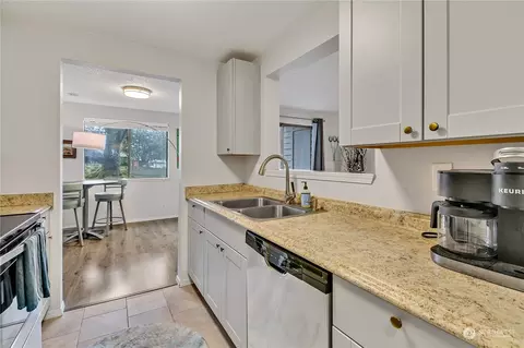 Kitchen - 12906 8th Ave W #E102, Everett, WA 98204 photo 3 of 4