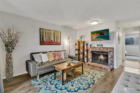 Living - 12906 8th Ave W #E102, Everett, WA 98204 photo 4 of 4