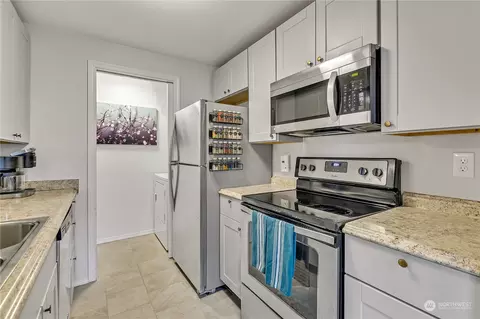 Kitchen - 12906 8th Ave W #E102, Everett, WA 98204 photo 2 of 4