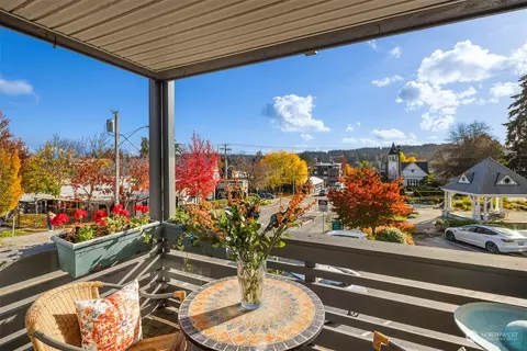 101 Madison Ave N, Bainbridge Island, WA 98110
