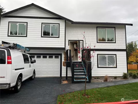 9530 Holly Dr, Everett, WA 98204