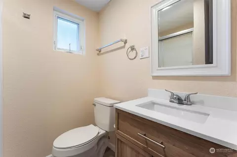 406 E 3rd St, Warden, WA 98857 photo 13