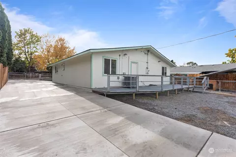 406 E 3rd St, Warden, WA 98857 photo 33