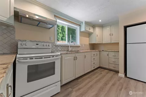 406 E 3rd St, Warden, WA 98857 photo 8