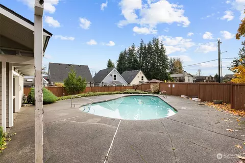 Exterior - 12118 5th Pl W, Everett, WA 98204 photo 7 of 7