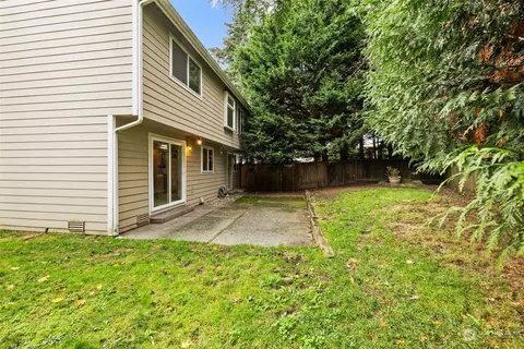 Exterior - 12118 5th Pl W, Everett, WA 98204 photo 4 of 7