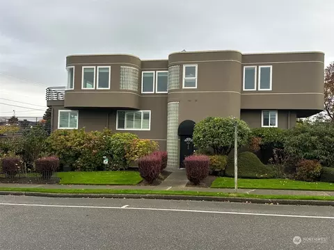 107 Bell St, Edmonds, WA 98020