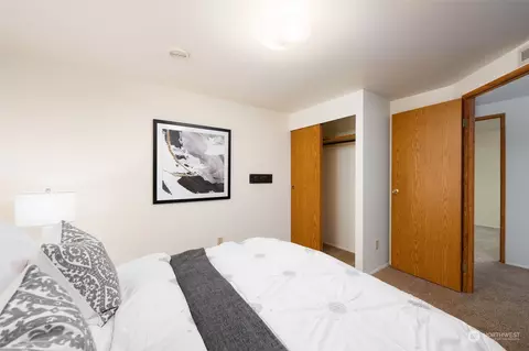 17316 Woodcrest Dr NE, Bothell, WA 98011 photo 26