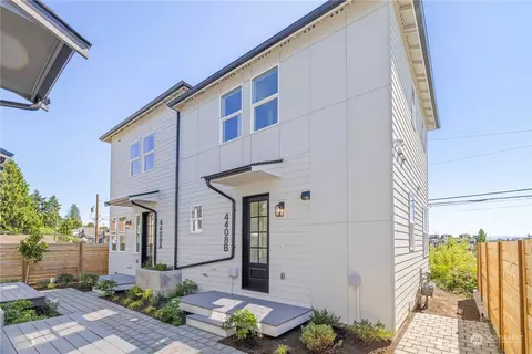 4408 B 37th Ave SW, Seattle, WA 98126