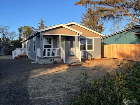 304 Seashore St SW, Ocean Shores, WA 98569