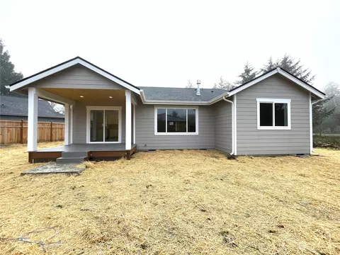 475 Inlet Ave, Ocean Shores, WA 98569