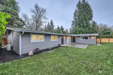 21025 33rd Pl W, Lynnwood, WA 98036