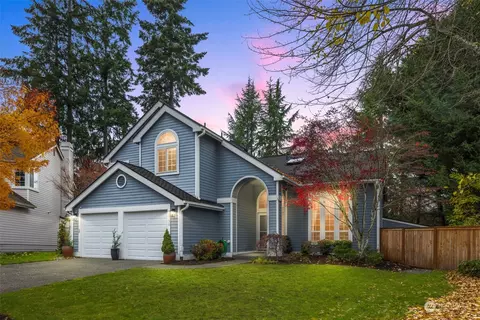 25730 SE 39th St, Issaquah, WA 98029
