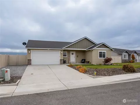2274 3rd St SE, East Wenatchee, WA 98802