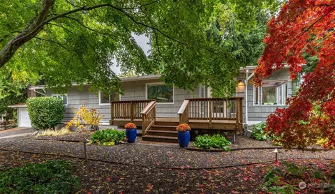 11146 NE Wing Point Dr, Bainbridge Island, WA 98110