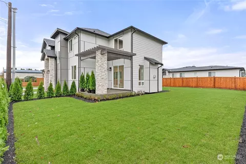 Exterior - 7414 148th Avenue Ct E, Sumner, WA 98390 photo 2 of 8