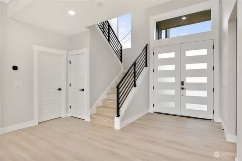 Entry Way - 7414 148th Avenue Ct E, Sumner, WA 98390 photo 4 of 4