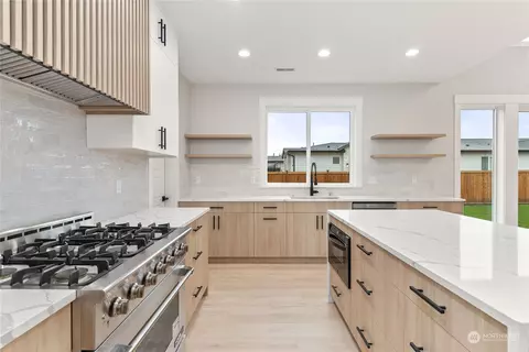 Kitchen - 7414 148th Avenue Ct E, Sumner, WA 98390 photo 4 of 5