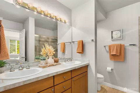 Bath - 17432 Bothell Way NE #B304, Bothell, WA 98011 photo 3 of 4
