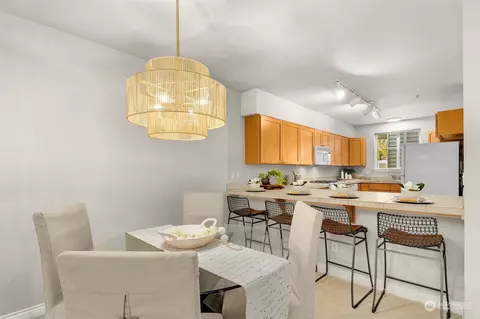Dining - 17432 Bothell Way NE #B304, Bothell, WA 98011 photo 1 of 3