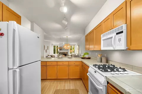 Kitchen - 17432 Bothell Way NE #B304, Bothell, WA 98011 photo 5 of 9