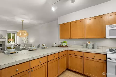 Kitchen - 17432 Bothell Way NE #B304, Bothell, WA 98011 photo 7 of 9
