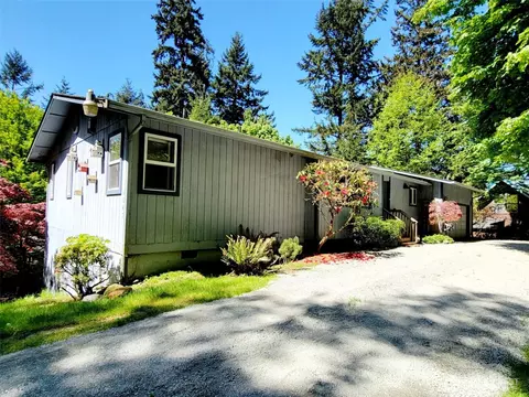 1547 Bismark Ln, Freeland, WA 98249