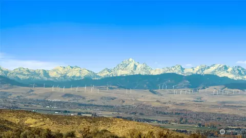 9327 Umptanum Rd, Ellensburg, WA 98926