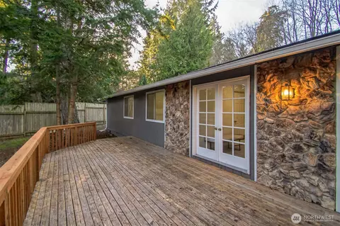 20685 Nachant Dr NE, Indianola, WA 98342