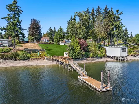 15588 Virginia Pt NE, Poulsbo, WA 98370