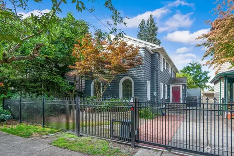 911 11th Ave E, Seattle, WA 98102