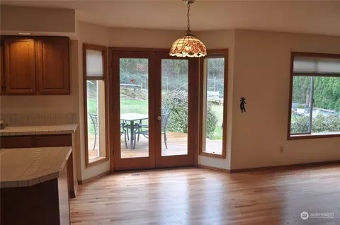 Living - 310 Keach Loop, Steilacoom, WA 98388 photo 2 of 4