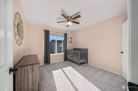Bedroom - 258 Bondgard Ave E, Enumclaw, WA 98022 photo 4 of 5