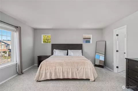 Bedroom - 258 Bondgard Ave E, Enumclaw, WA 98022 photo 2 of 5