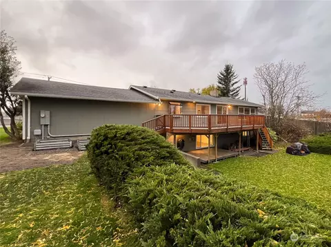 6086 Vista Dr, Ferndale, WA 98248