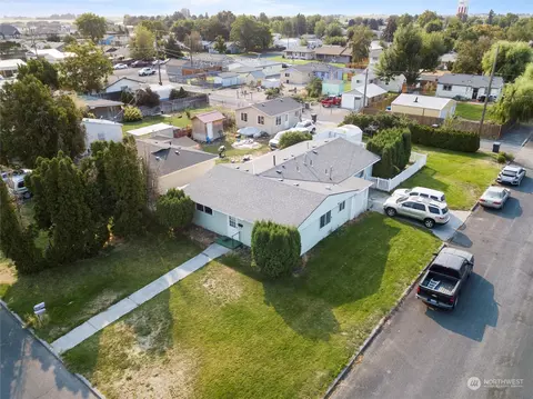 1206 E Hemlock St, Othello, WA 99344
