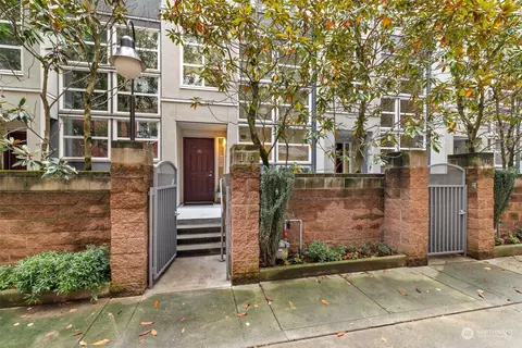 10042 Main St #116, Bellevue, WA 98004