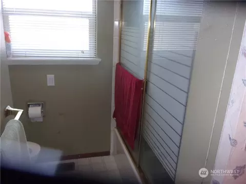 Bath - 20318 22nd Ave E, Spanaway, WA 98387 photo 2 of 2