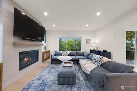 Living - 746 N 87th St, Seattle, WA 98103 photo 1 of 3