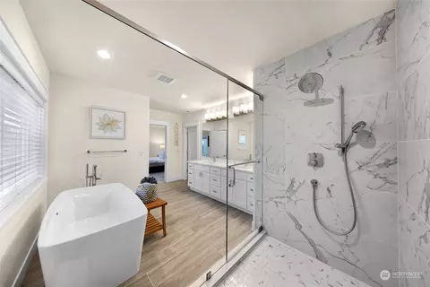 Bath - 746 N 87th St, Seattle, WA 98103 photo 4 of 7
